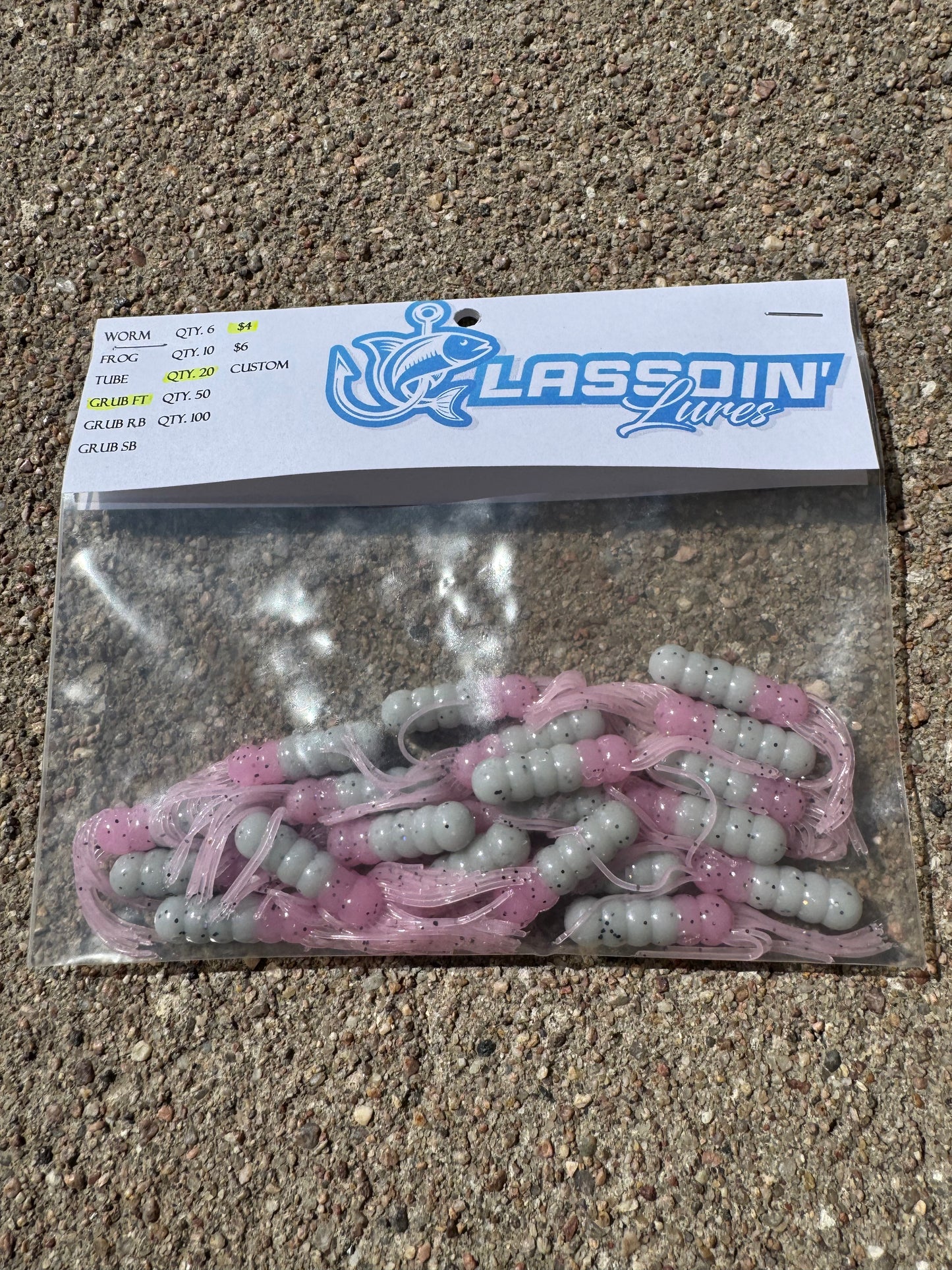 2.5" Fantail Grub | White Body + Pink Tail