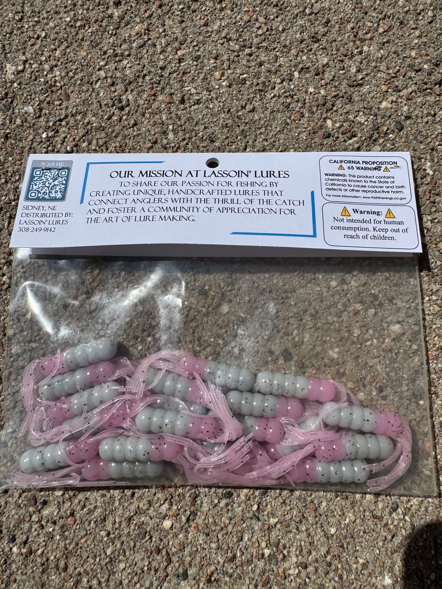 2.5" Fantail Grub | White Body + Pink Tail